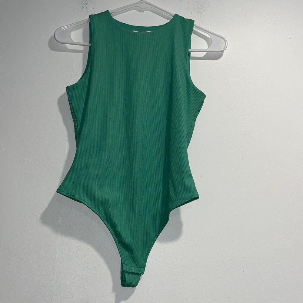 HOUSE OF HARLOW 1960 Green basic tank top bodysuit